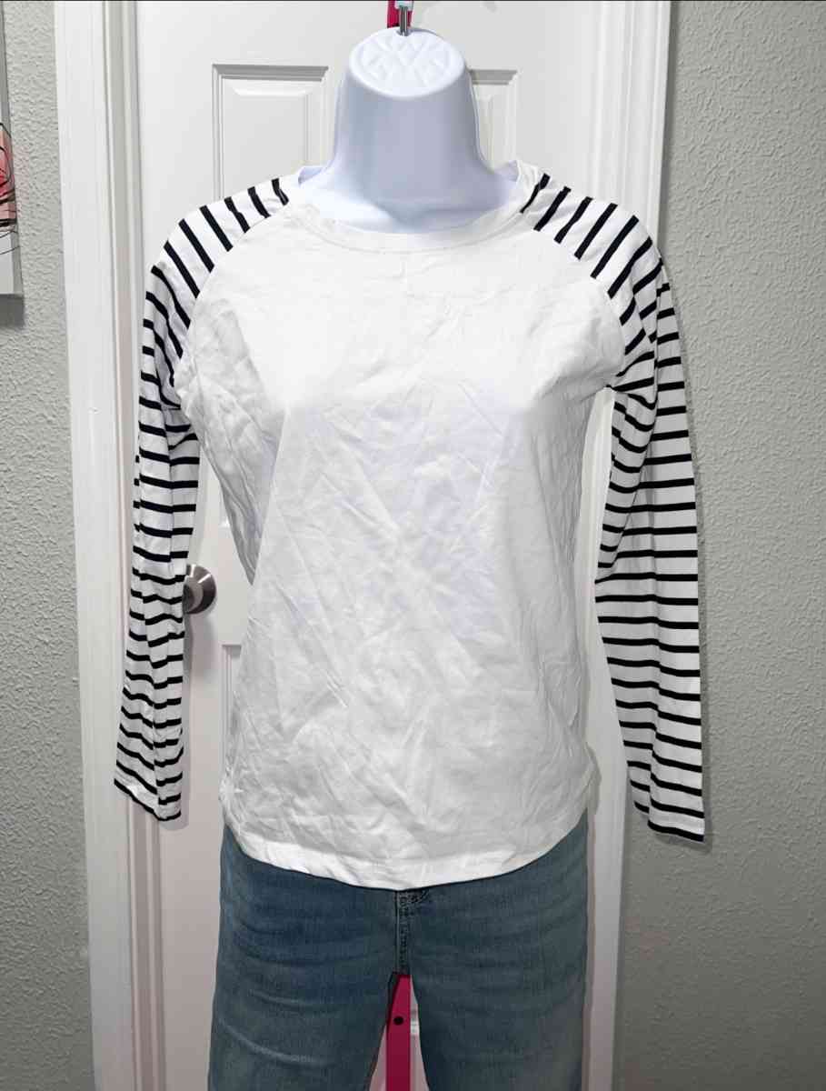 Black And White Long Sleeve Shirt - Houston, Texas