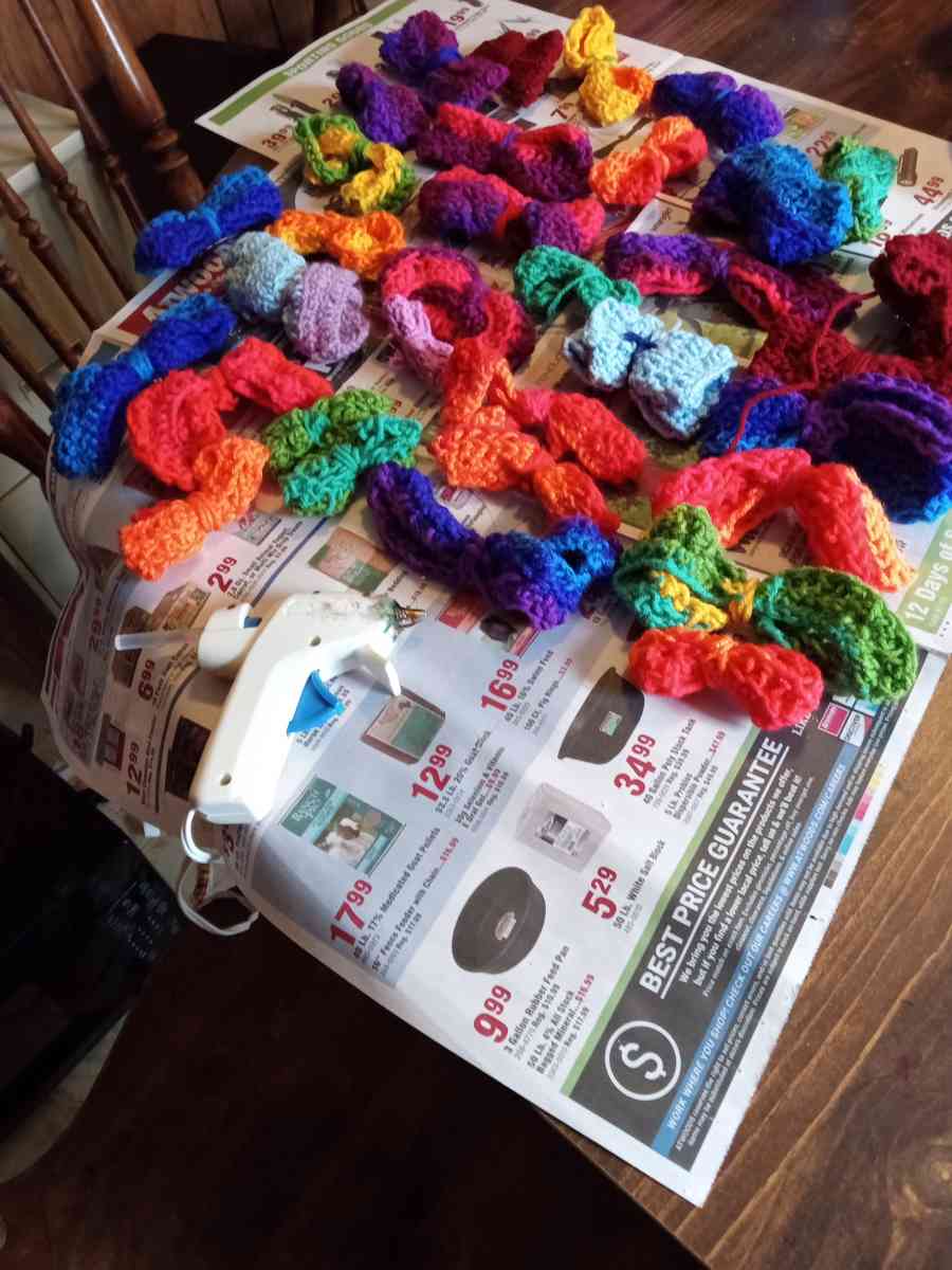 crochet hair bows or gift bows - Tahlequah, Oklahoma - FleaMarketBay