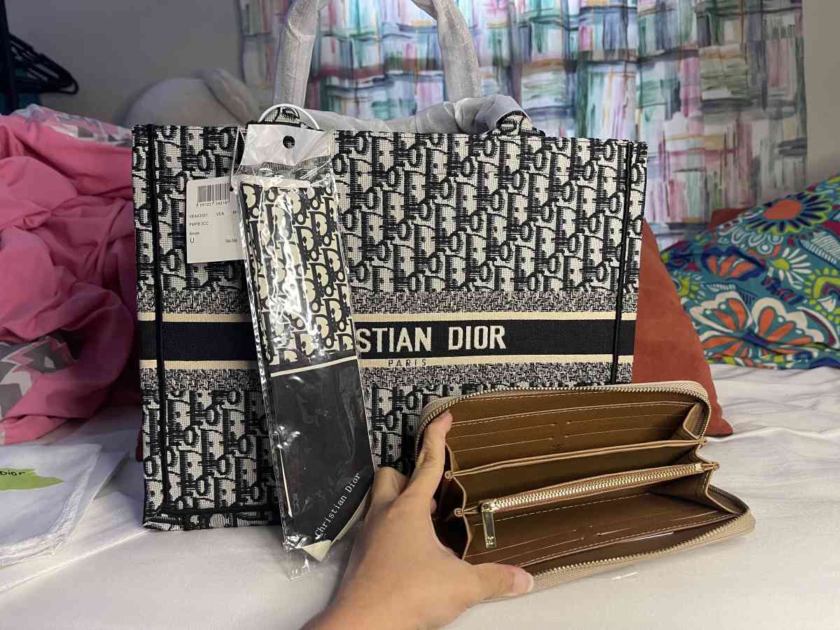 Christian Dior Booktote and Chanel long wallet Bundle - Virginia Beach, Virginia - FleaMarketBay