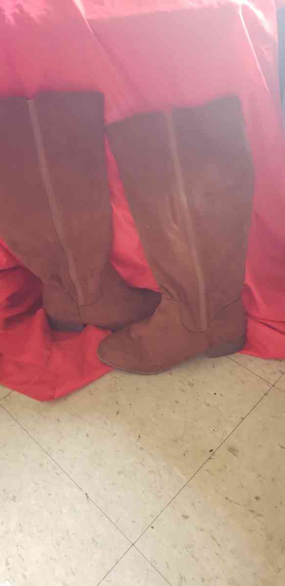 boots - Asheville, North Carolina - FleaMarketBay