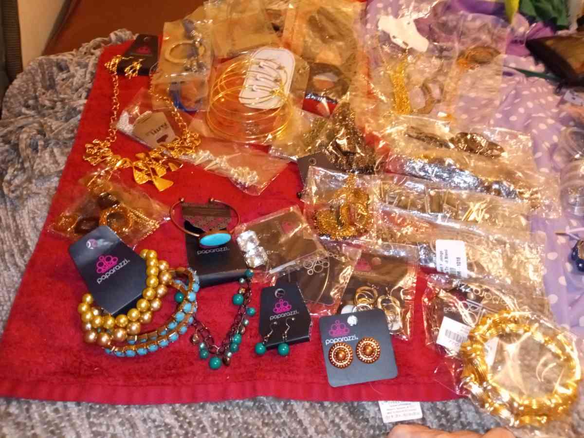 27 Piece Paparazzi Brand NWT Jewelry Bundle - Broseley, Missouri - FleaMarketBay
