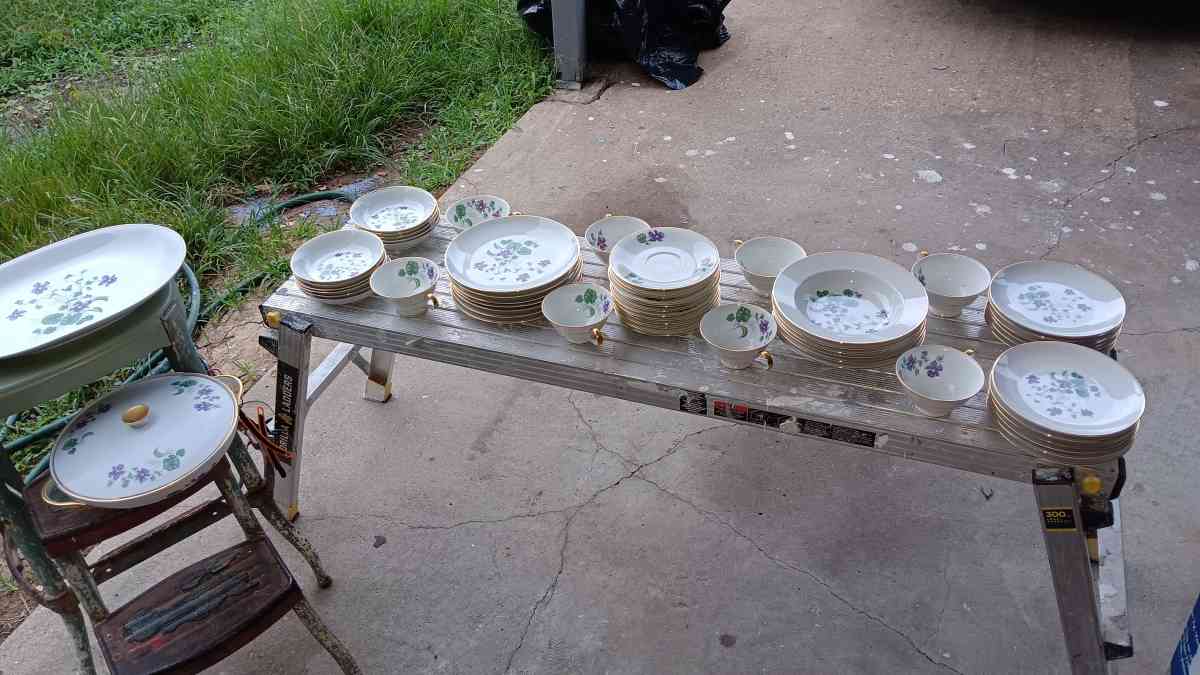 real fine china big  dinnerware set handpainted - Montgomery, Alabama - FleaMarketBay