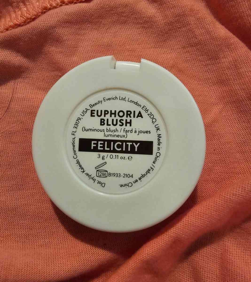 Euphoria Blush  Luminous Blush in Felicit - Chattanooga, Tennessee - FleaMarketBay