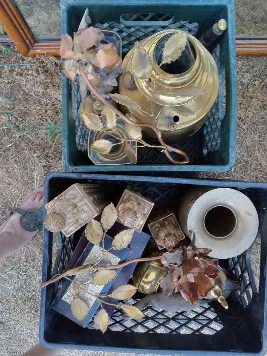 brass china - Chowchilla, California - FleaMarketBay