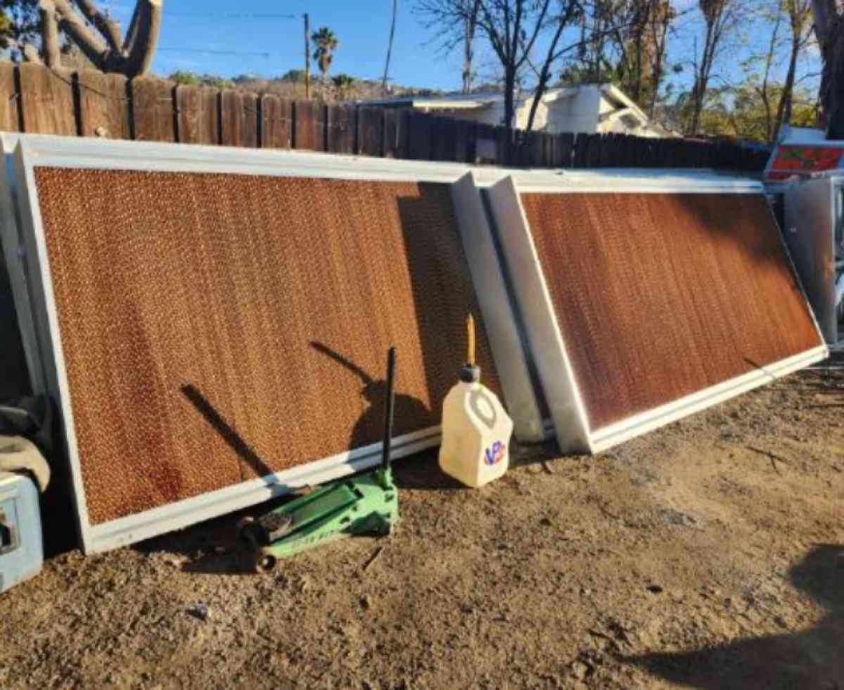 Green Houses Various Sizes - Perris, California - FleaMarketBay