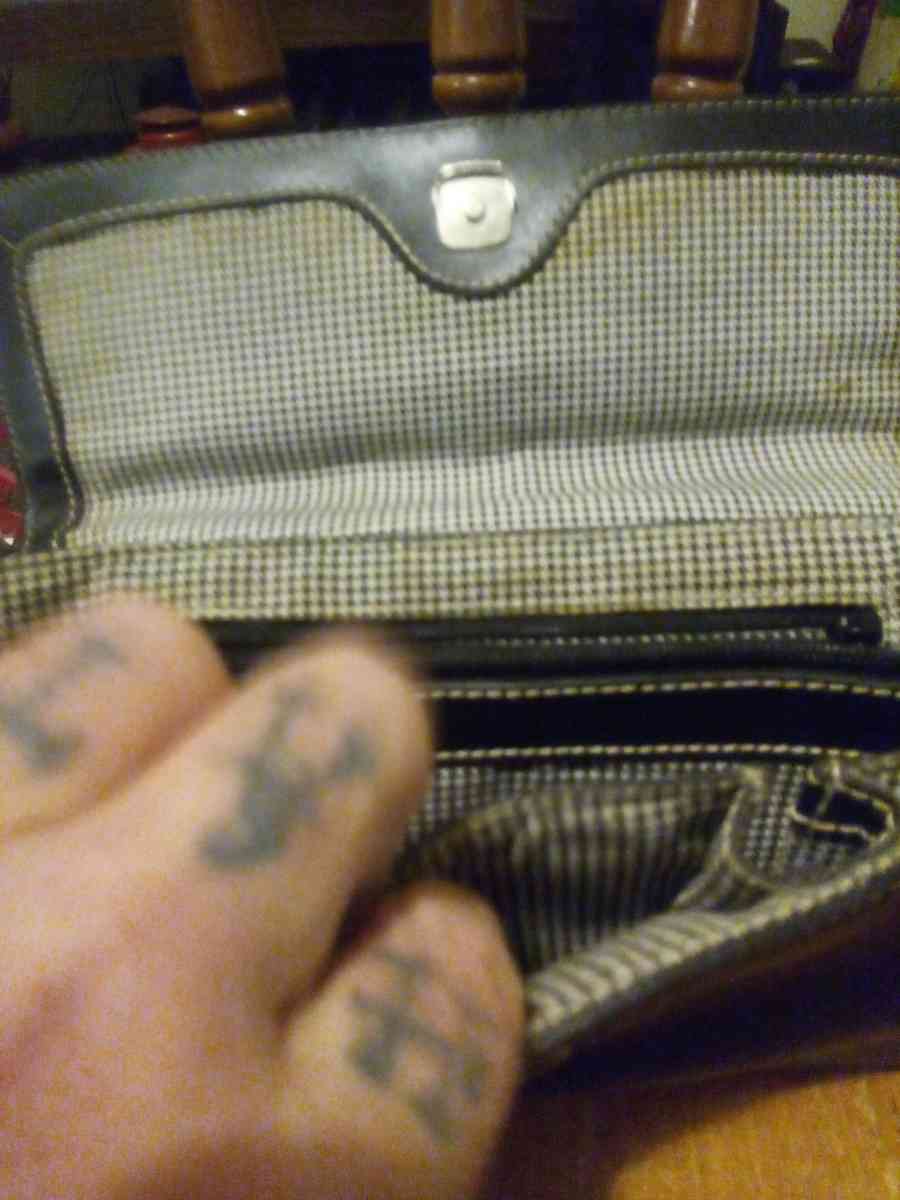 LIZ Clainborne ACCESSORIES - Madison, Illinois - FleaMarketBay