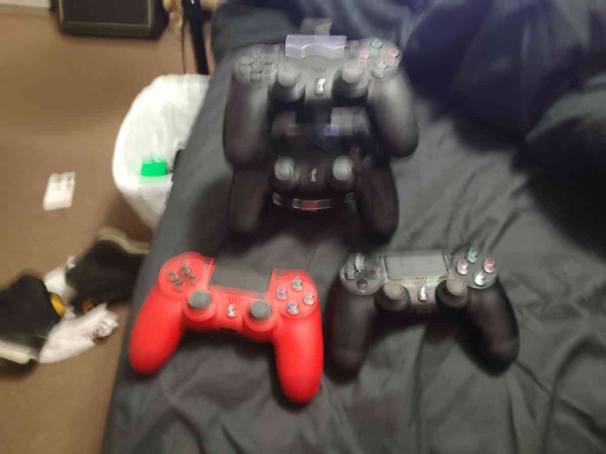 PlayStation 4 controllers - Alicia, Arkansas