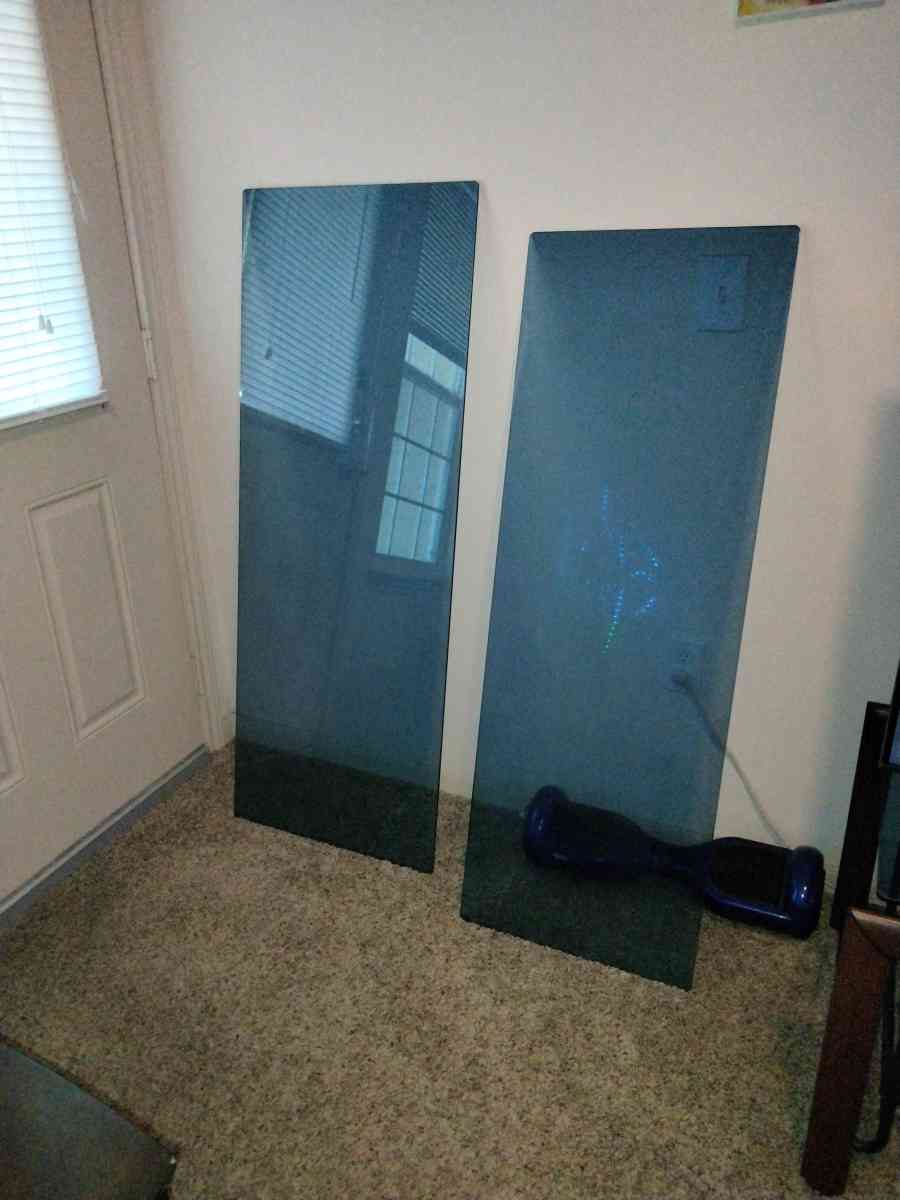 Glass TV stand - Los Fresnos, Texas - FleaMarketBay