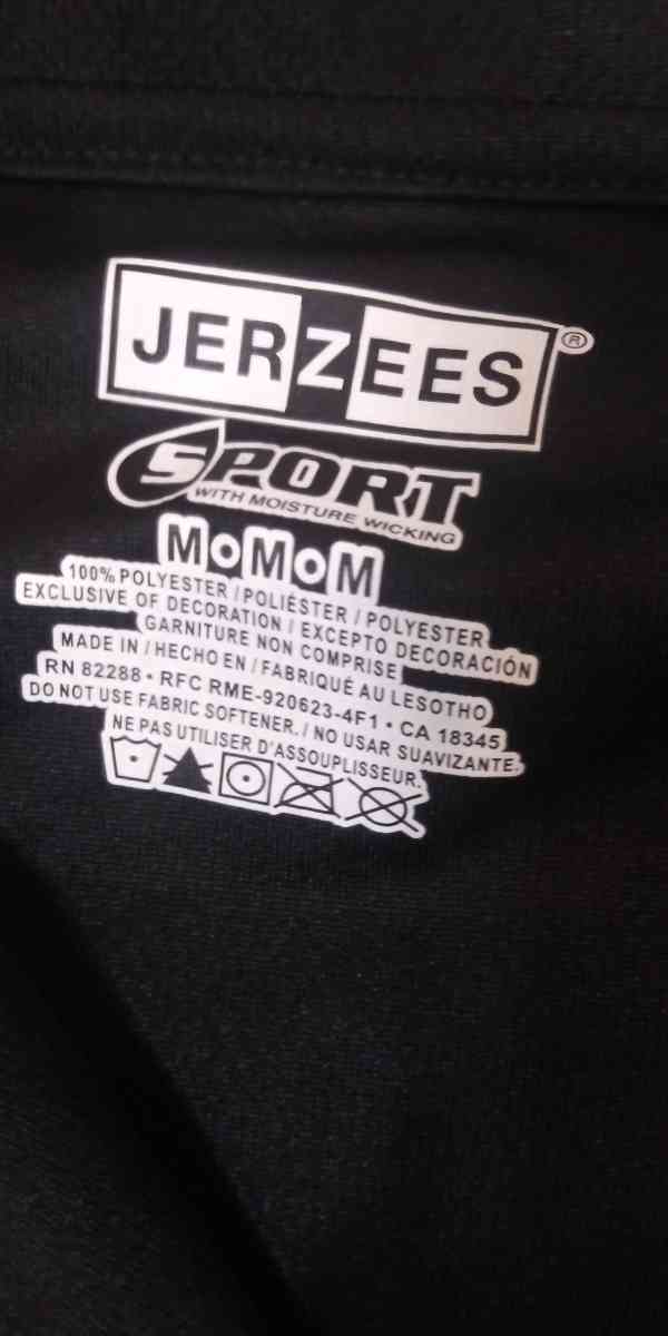 Mens medium shirt - Des Moines, Iowa - FleaMarketBay