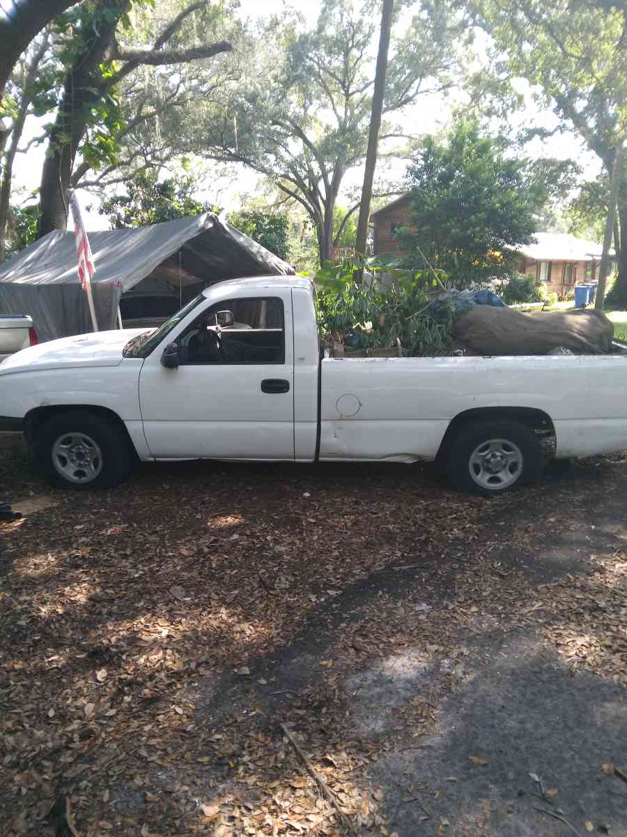 2004 Chevy Silverado 1500 motor is in excellent condition - Tampa, Florida