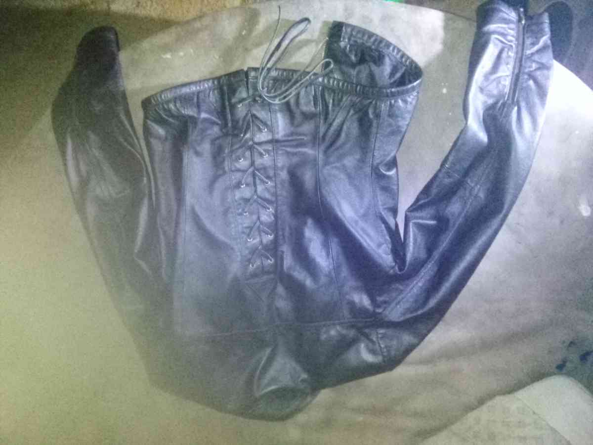 womens black leather jacket - Clarksville, Tennessee - FleaMarketBay