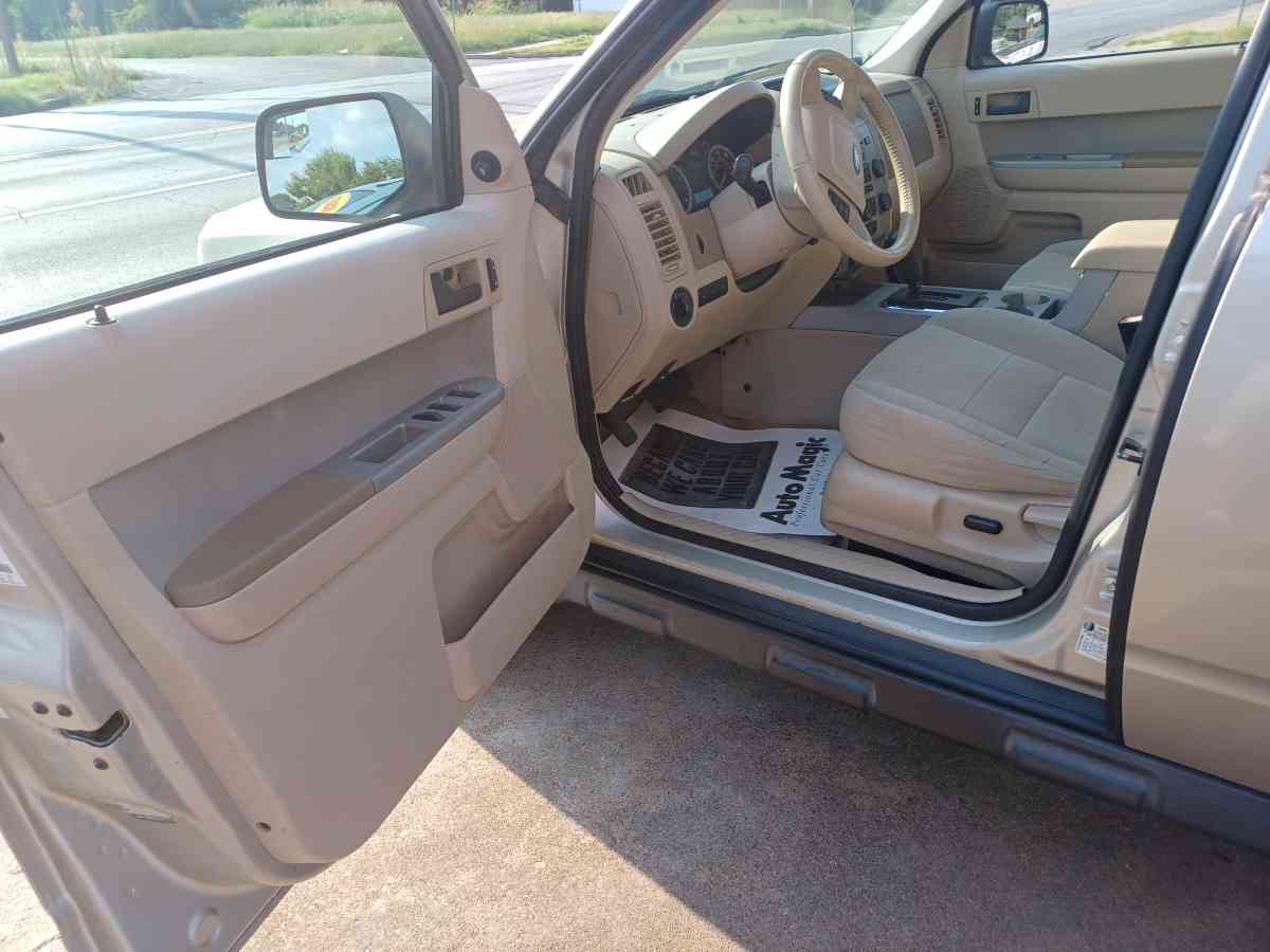 2010 Ford Escape XLT - Longview, Texas - FleaMarketBay