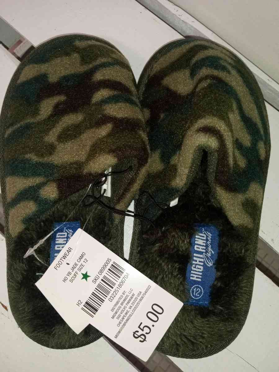 Boys Camo slippers - Chicago, Illinois