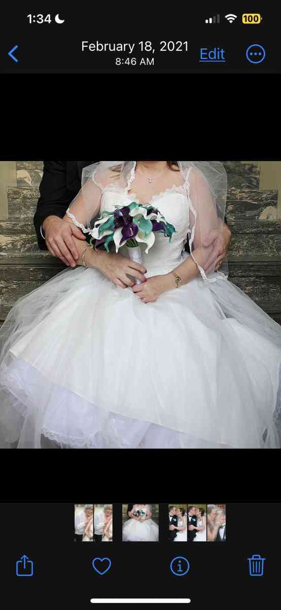 Davids Bridal Wedding Dress - Attleboro, Massachusetts - FleaMarketBay