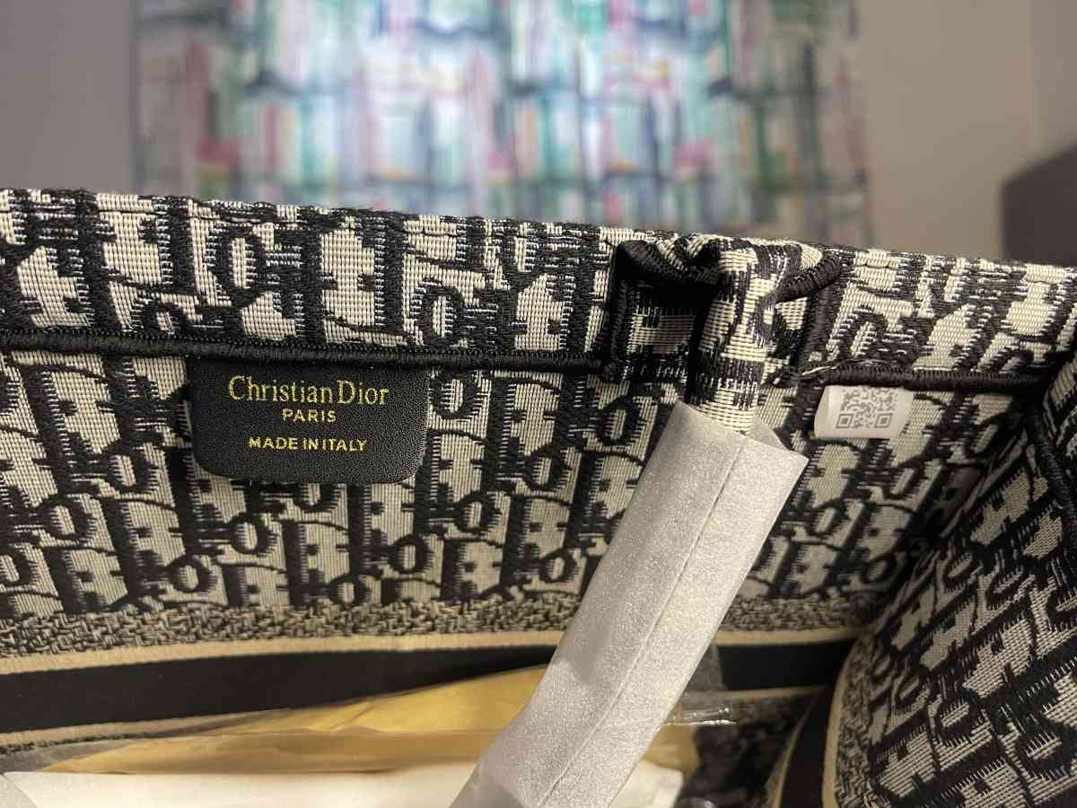 Christian Dior Booktote and Chanel long wallet Bundle - Virginia Beach, Virginia - FleaMarketBay