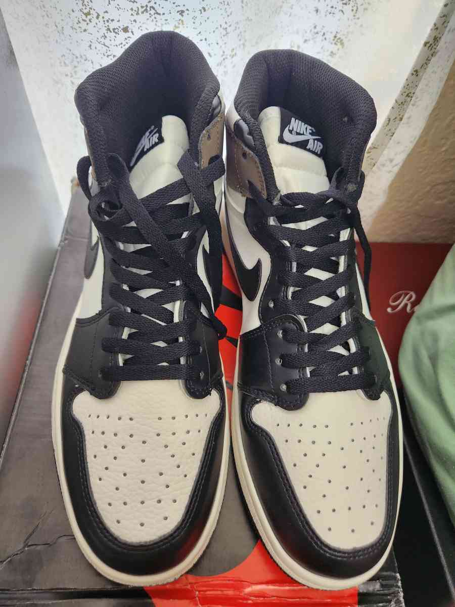 Nike size 10 for men - Adelanto, California - FleaMarketBay