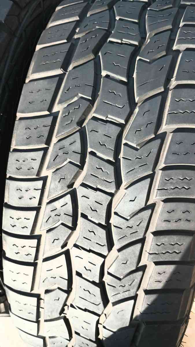 Cooper Advantage allterrain LT275 55 18 - Springtown, Texas