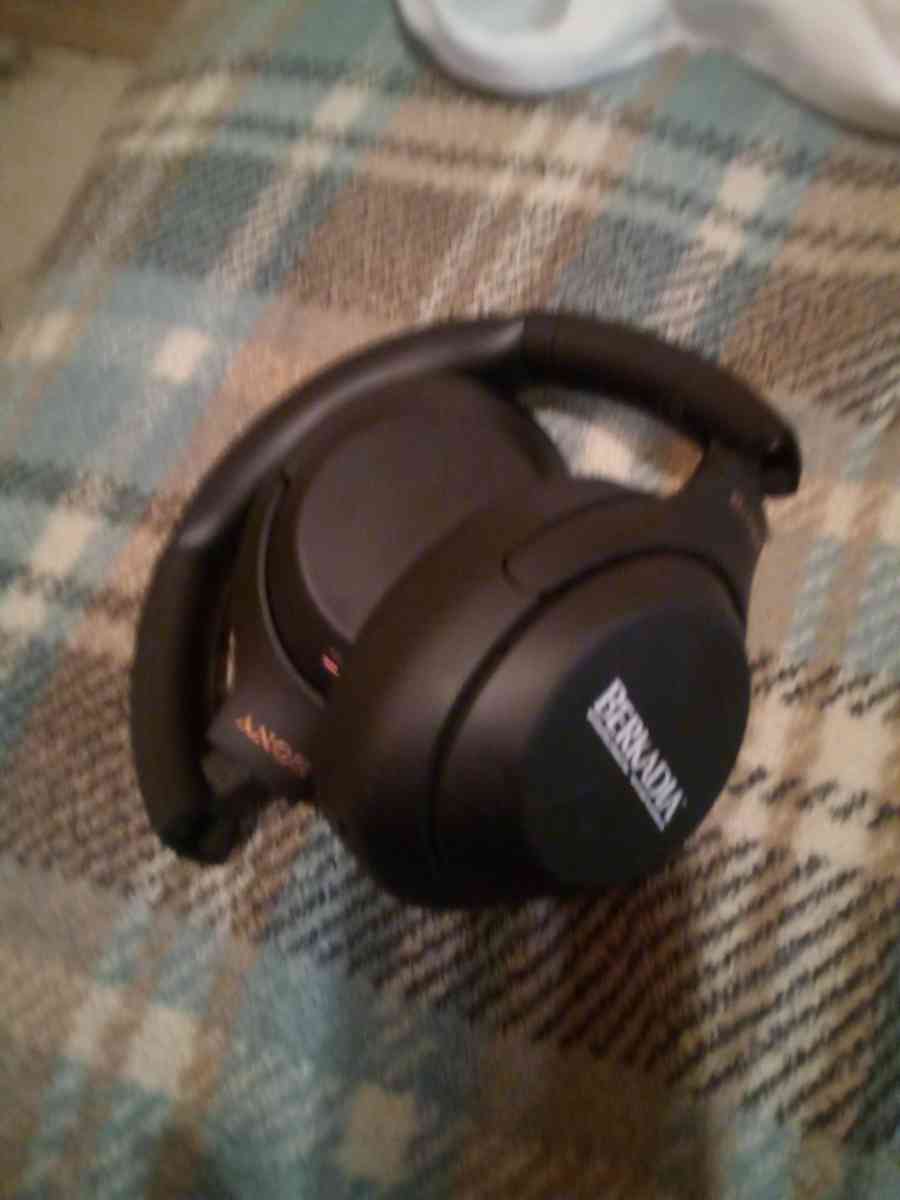 Bluetooth headphones - Detroit, Michigan - FleaMarketBay