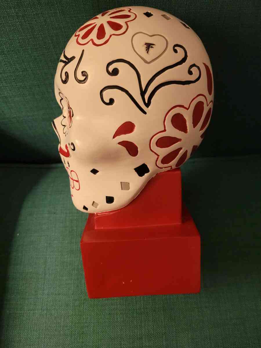 Atlanta Falcons NFL Sugar Skull Statue - Harriman, Tennessee - FleaMarketBay
