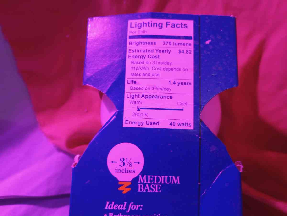 Grow Light for Indoor Plants with Extra 40 watt Bulb - Alamosa, Colorado - FleaMarketBay