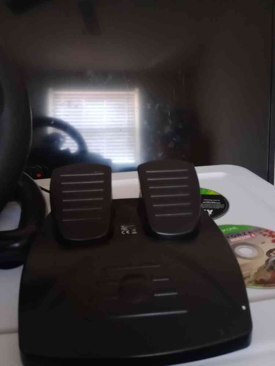 universal steering wheel  call of duty ghost and Forza 4 - Hampton, Virginia - FleaMarketBay