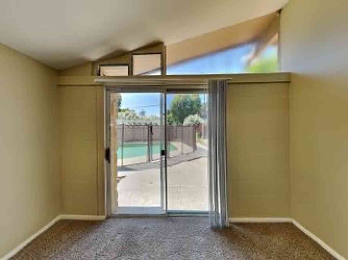 AMAZING FAMILY HOME NOW ON MARKET - Woodland Hills, California - FleaMarketBay