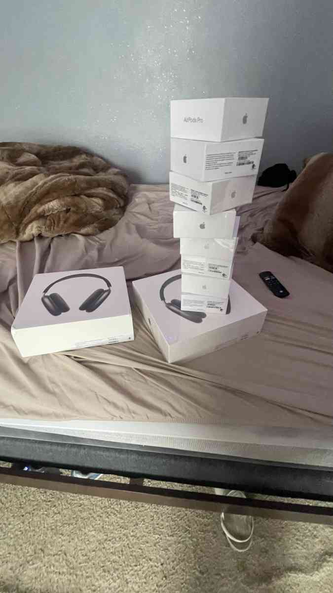 airpod maxe space grey - Indianapolis, Indiana
