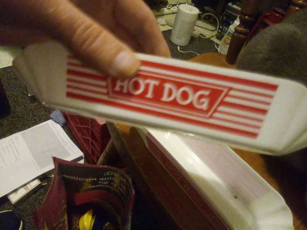 Hot Dog serving trays - Addieville, Illinois - FleaMarketBay