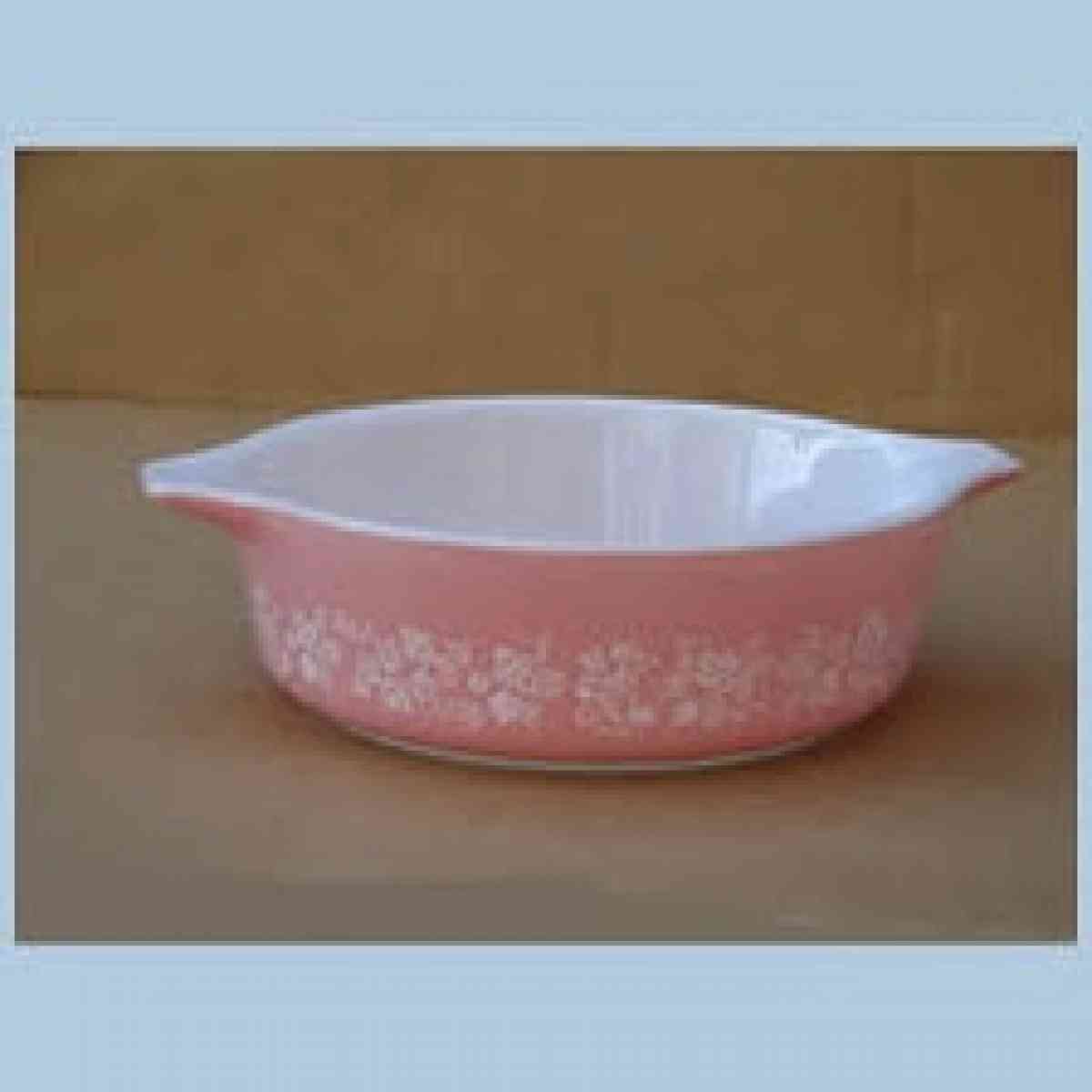pink pyrex set - South Solon, Ohio - FleaMarketBay