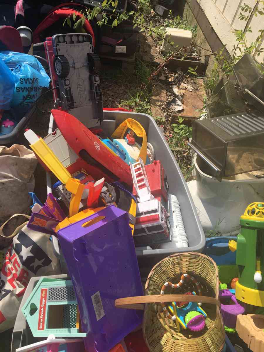 toys toys - Fayetteville, North Carolina - FleaMarketBay