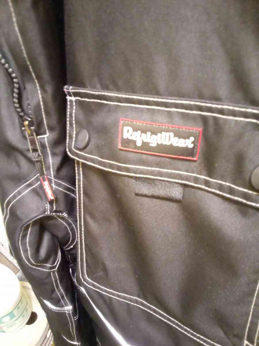 overalls refrigerator workers - Las Vegas, Nevada - FleaMarketBay