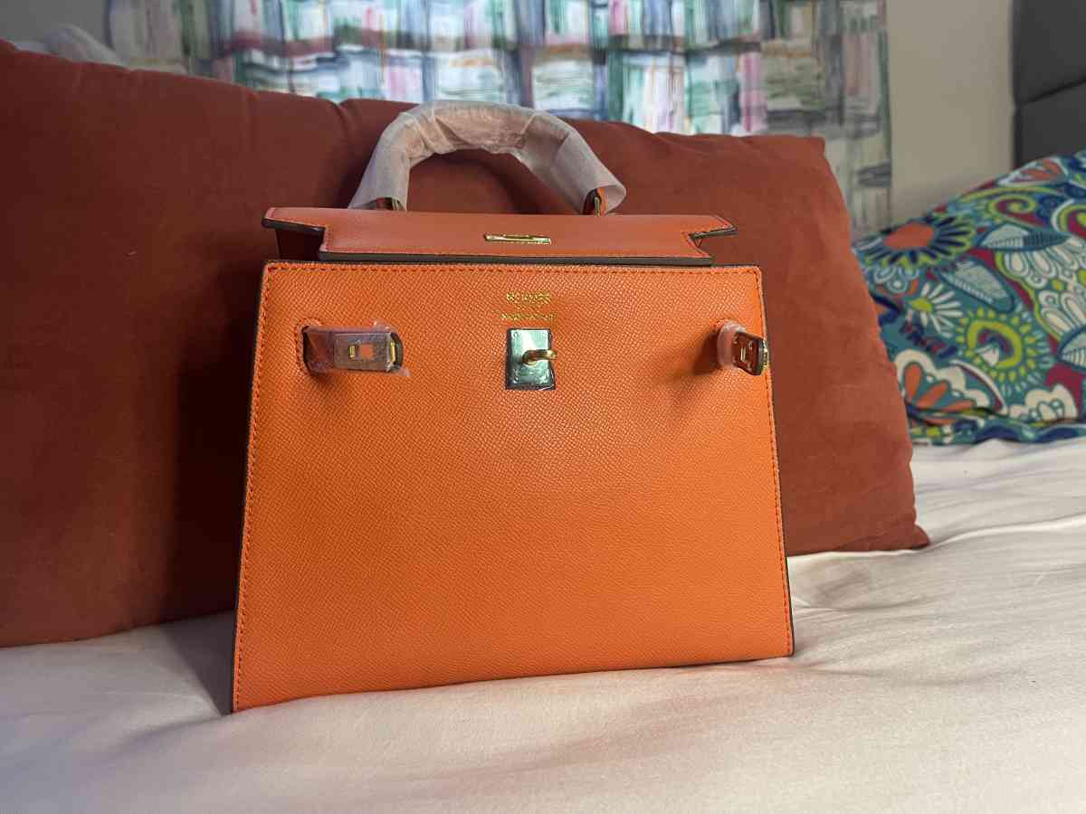 Hermes - Virginia Beach, Virginia - FleaMarketBay