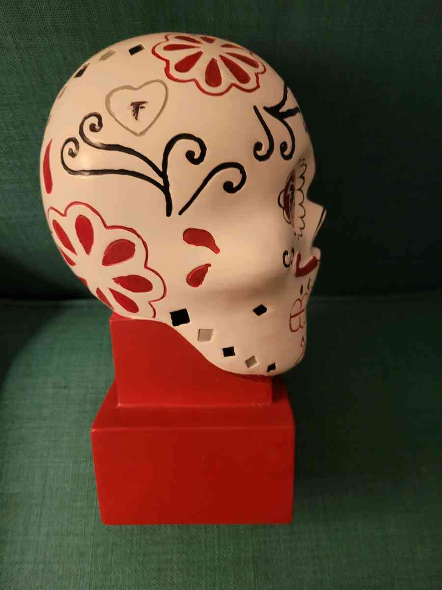 Atlanta Falcons NFL Sugar Skull Statue - Harriman, Tennessee - FleaMarketBay