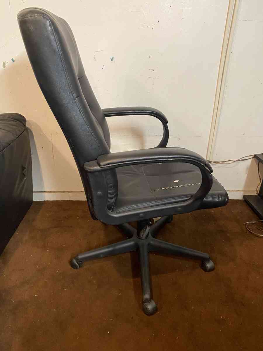 office rolling chair - Bainbridge, Georgia - FleaMarketBay