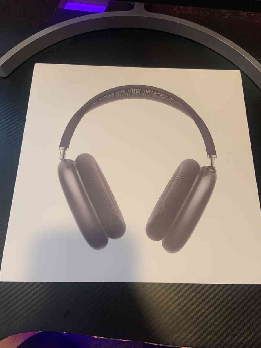 AirPod max - Everett, Washington - FleaMarketBay