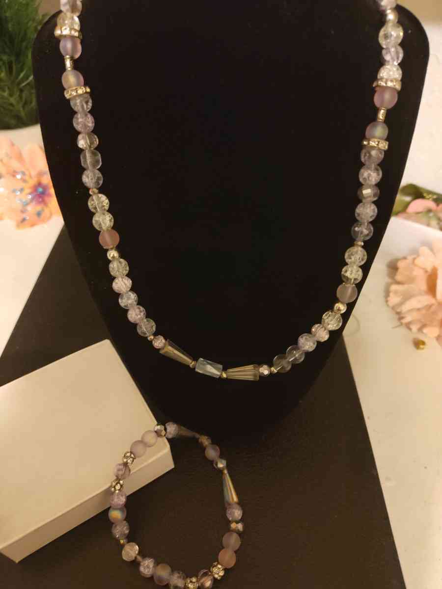 Gorgeous Hand made glass bead set necklace and bracelet - Glenpool, Oklahoma - FleaMarketBay