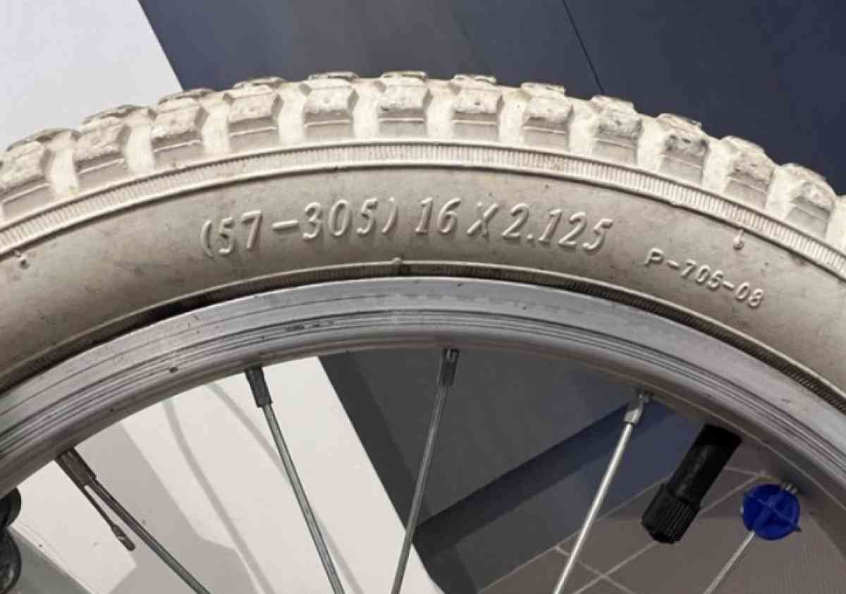 Childs bike 16 wheels - Pine Bluff, Arkansas - FleaMarketBay