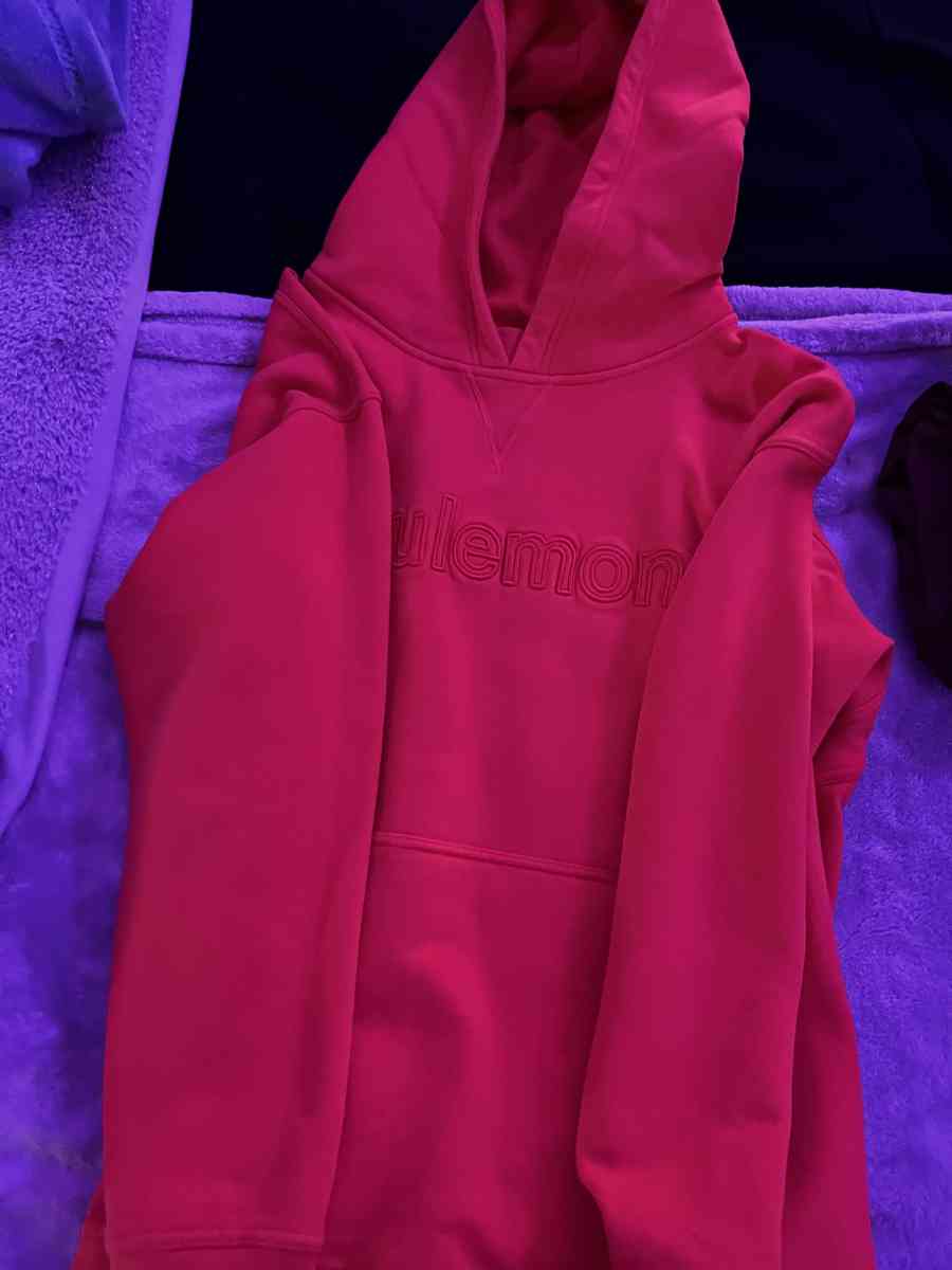 Lululemon sweatshirt - Phoenix, Arizona - FleaMarketBay