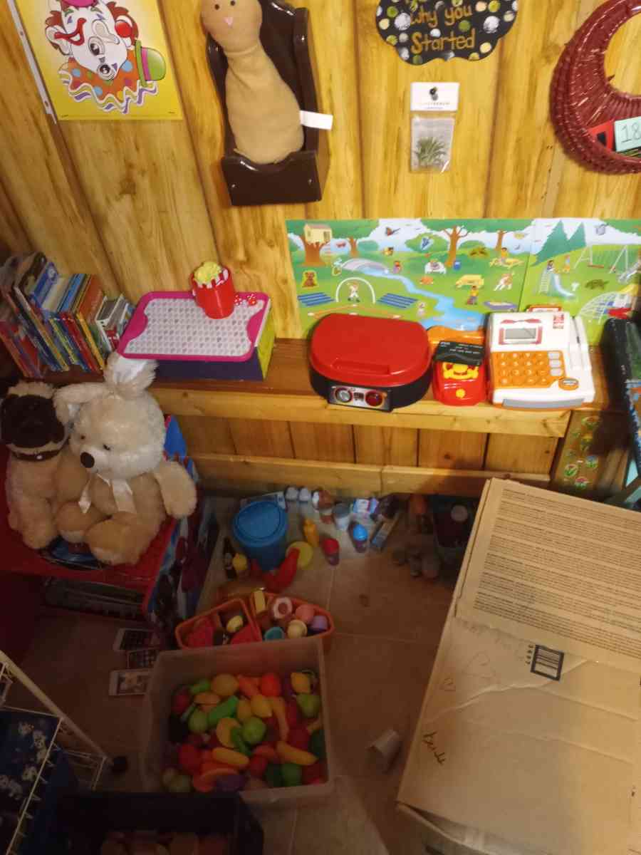 medicine cabinet file cabinet headboard footboard dresser - Bay Springs, Mississippi - FleaMarketBay