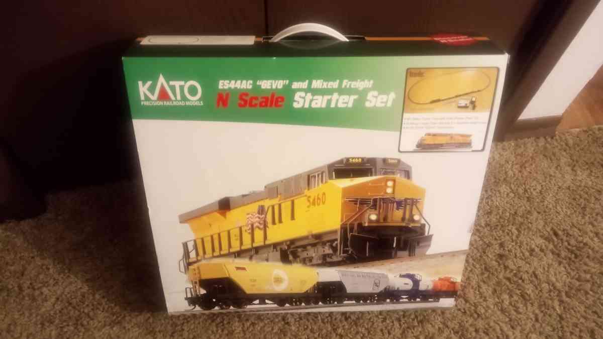 KATO N Scale freight train starter set - Spokane, Washington