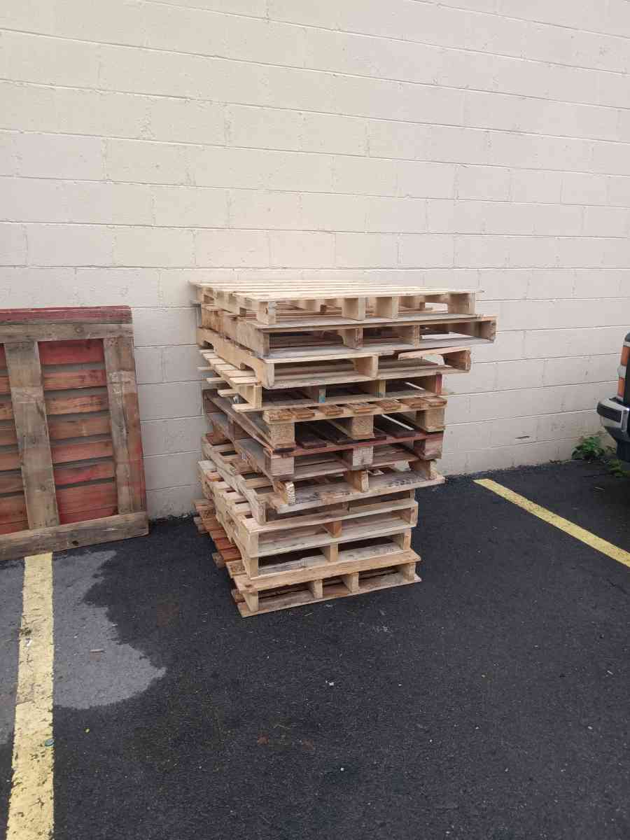 pallets for free no hidden agenda - Manassas, Virginia - FleaMarketBay