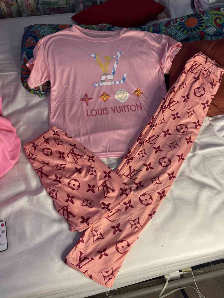 3in1 Clothes - Virginia Beach, Virginia