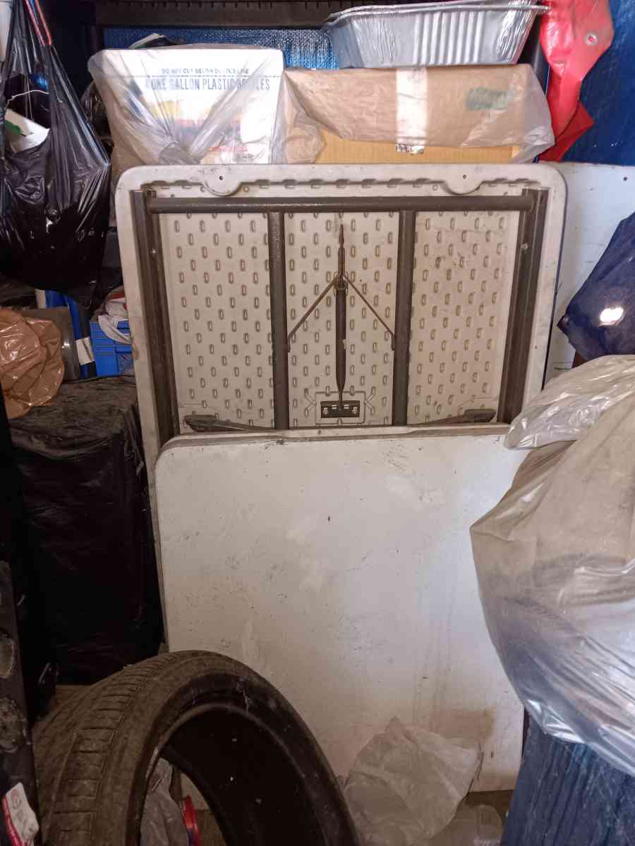 portable tables - Los Angeles, California - FleaMarketBay