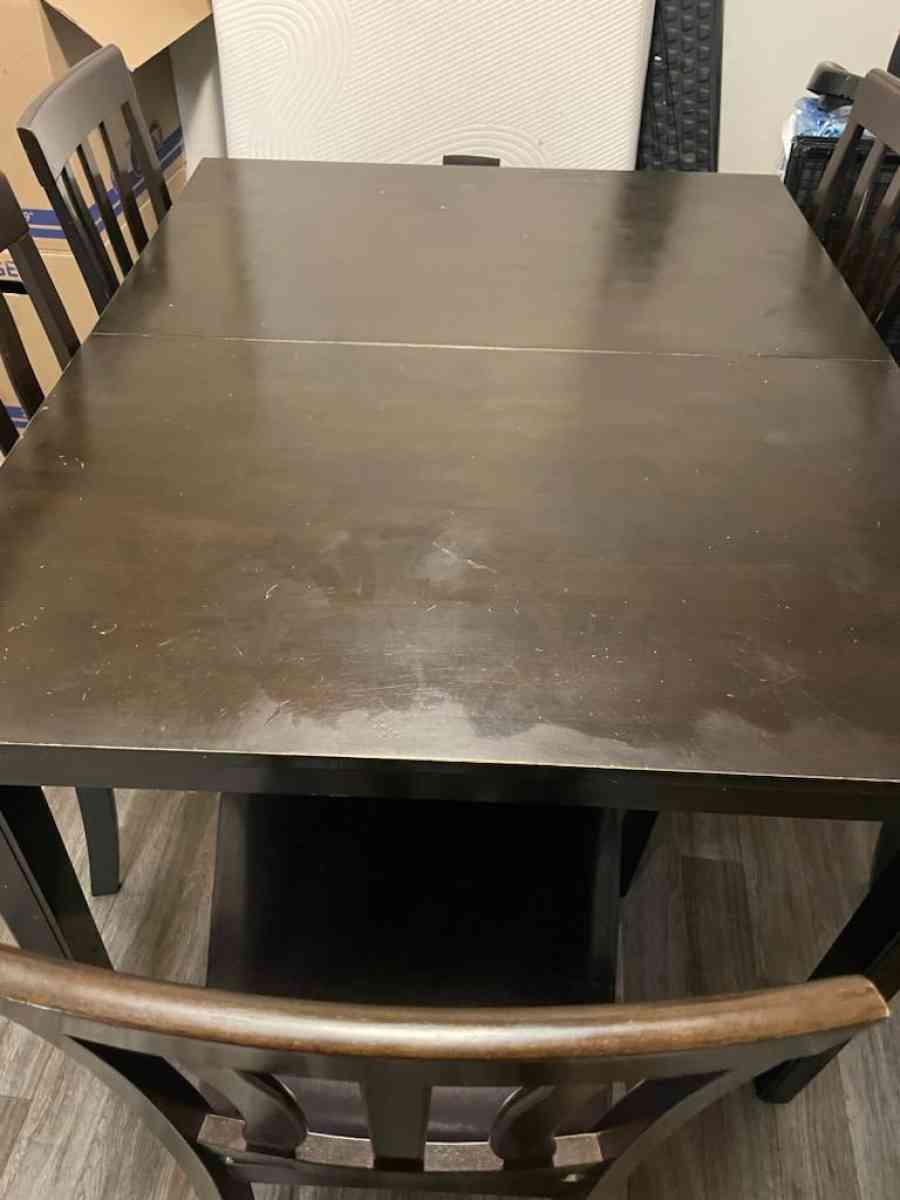 Table includes 5 chairs - Duluth, Georgia