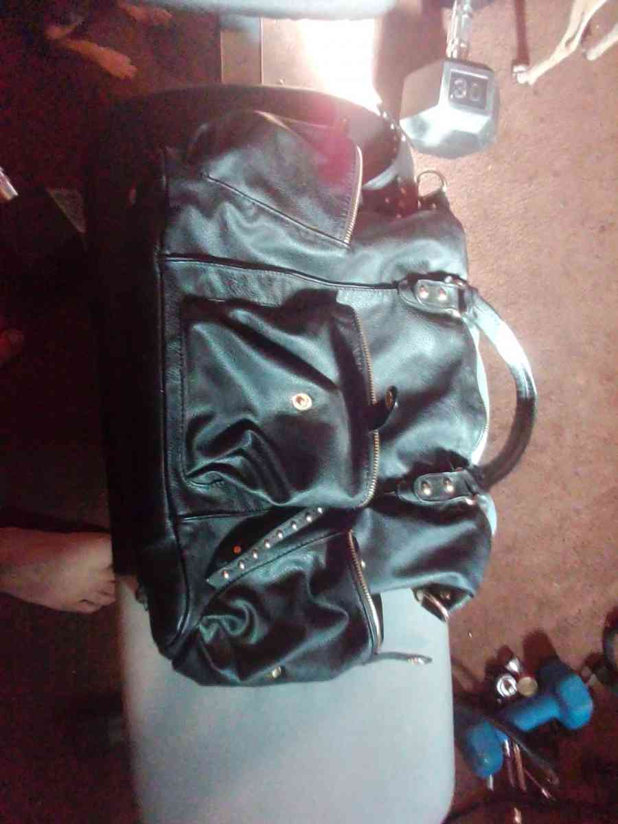 4 purse bags package bundle - Cutler, California - FleaMarketBay