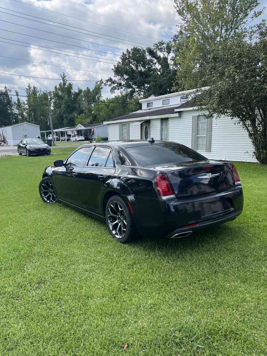 Chrysler 300 - Houma, Louisiana - FleaMarketBay