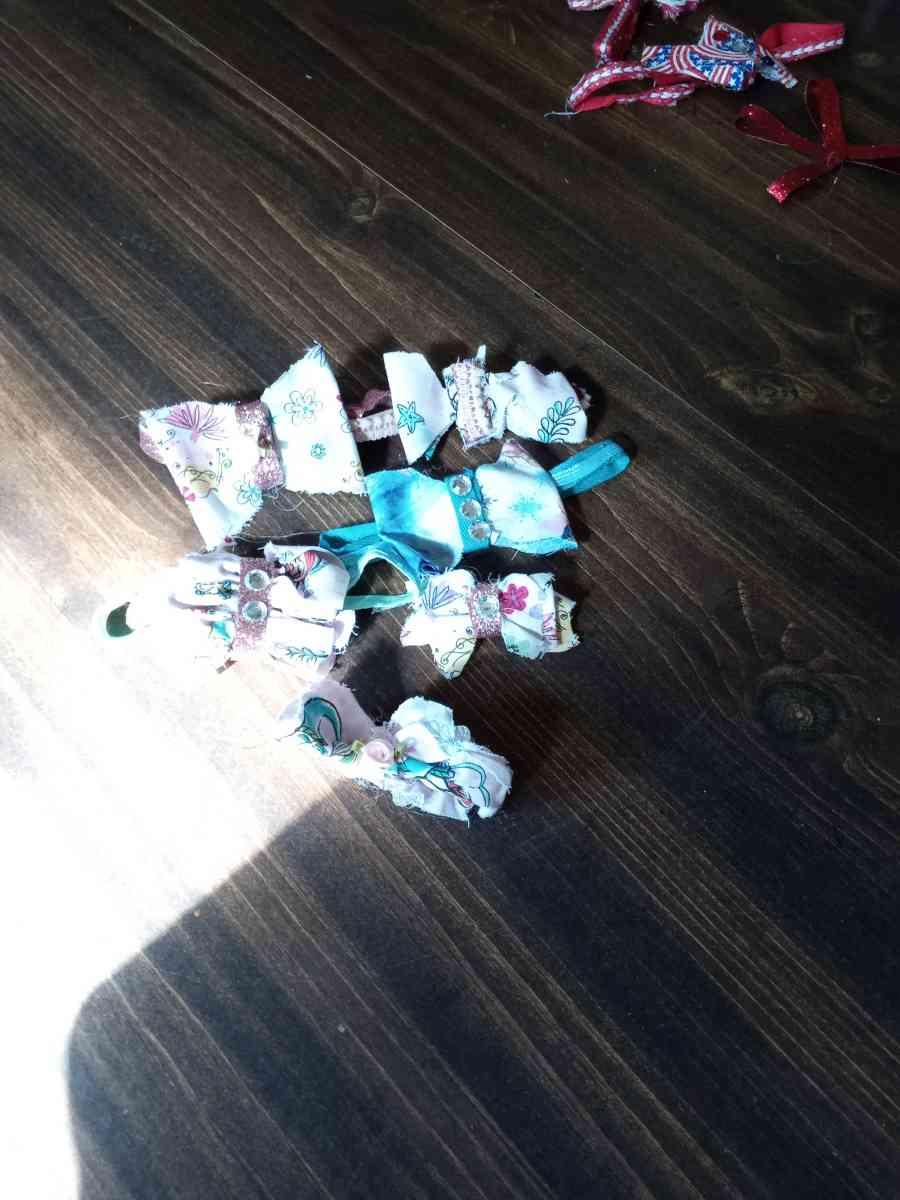 ribbon and fabric and leather hair or gifts bows - Tahlequah, Oklahoma - FleaMarketBay