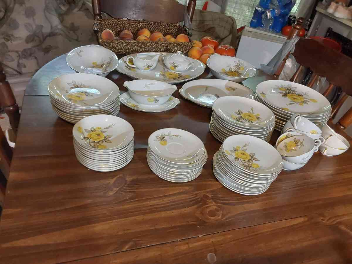 dishes - New Alexandria, Pennsylvania