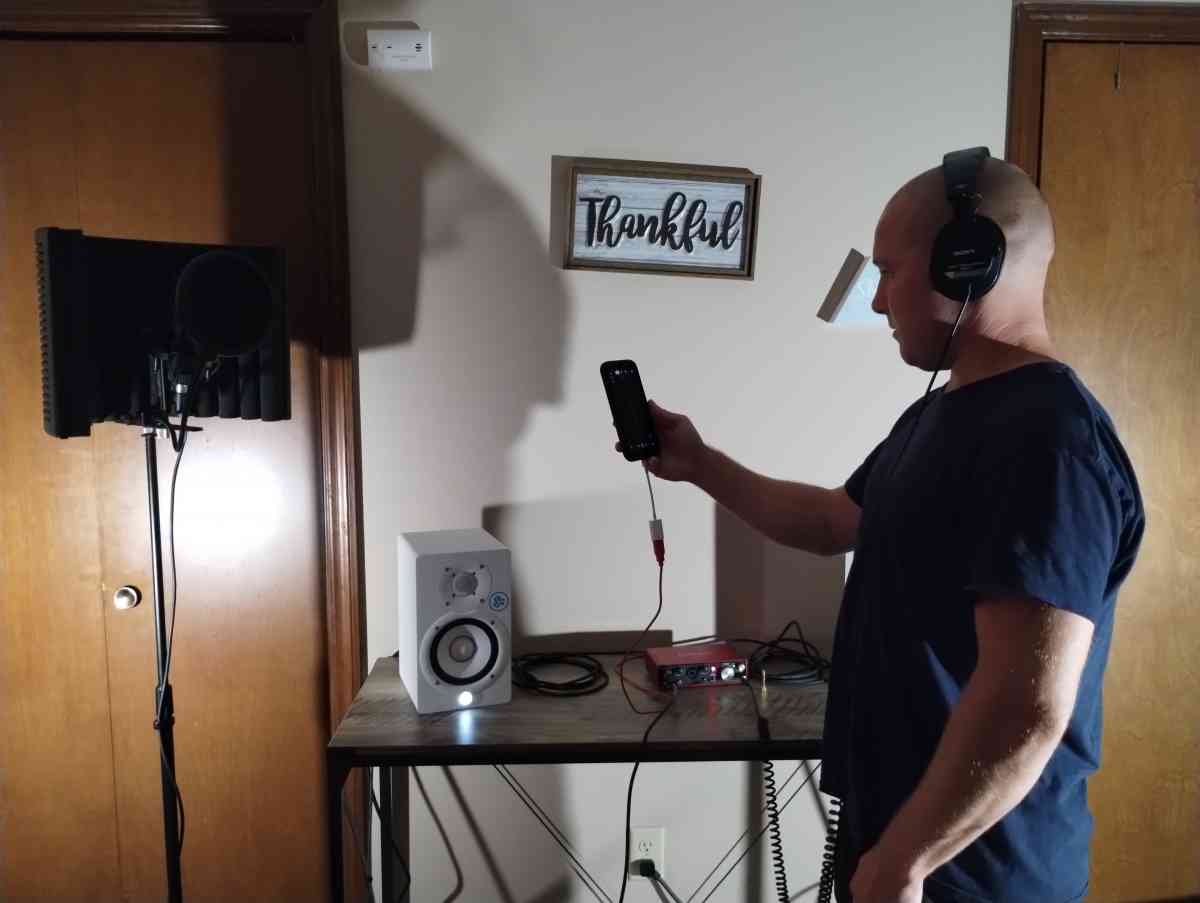 A Home Studio That Wont Break The Bank - Bloomington, Illinois - FleaMarketBay