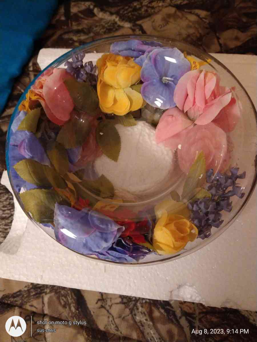 little bit of everything clothes  dishes antiques what knots - Toccoa, Georgia - FleaMarketBay